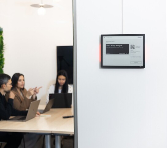 Joan 13 Pro PoE Secure Wall Mount